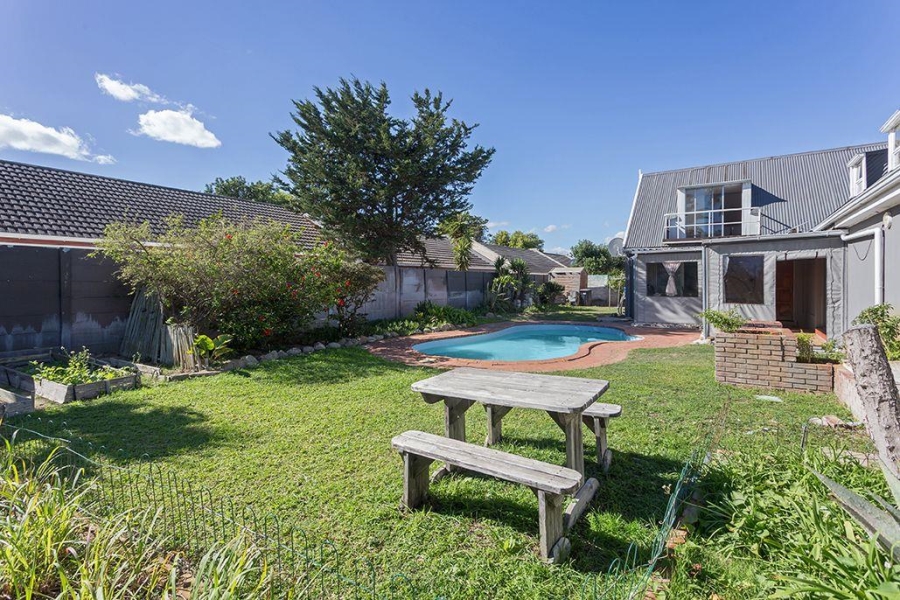 5 Bedroom Property for Sale in West Beach Western Cape